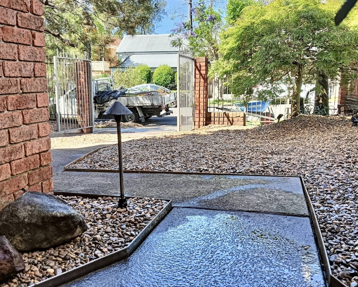 Flexible garden maintenance programs in Sydney by We Do Gardens. Enjoy weed-free, tidy yards with our weekly, monthly, or quarterly plans.